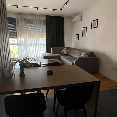 Apartament Leo Lux 2 *